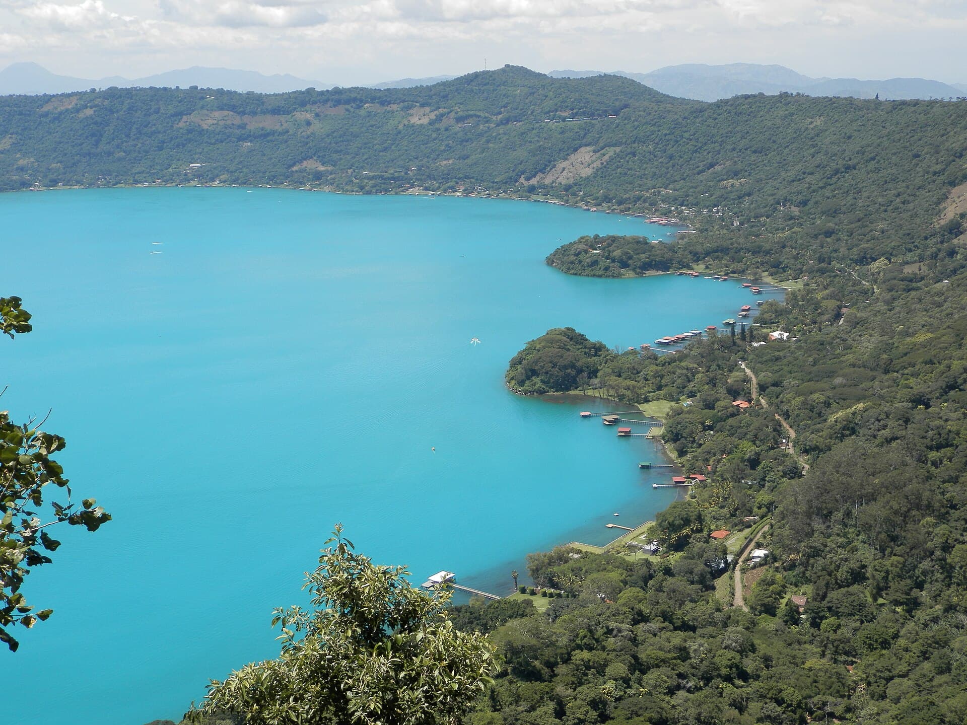 Lago de Coatepeque crater lake, El Salvador